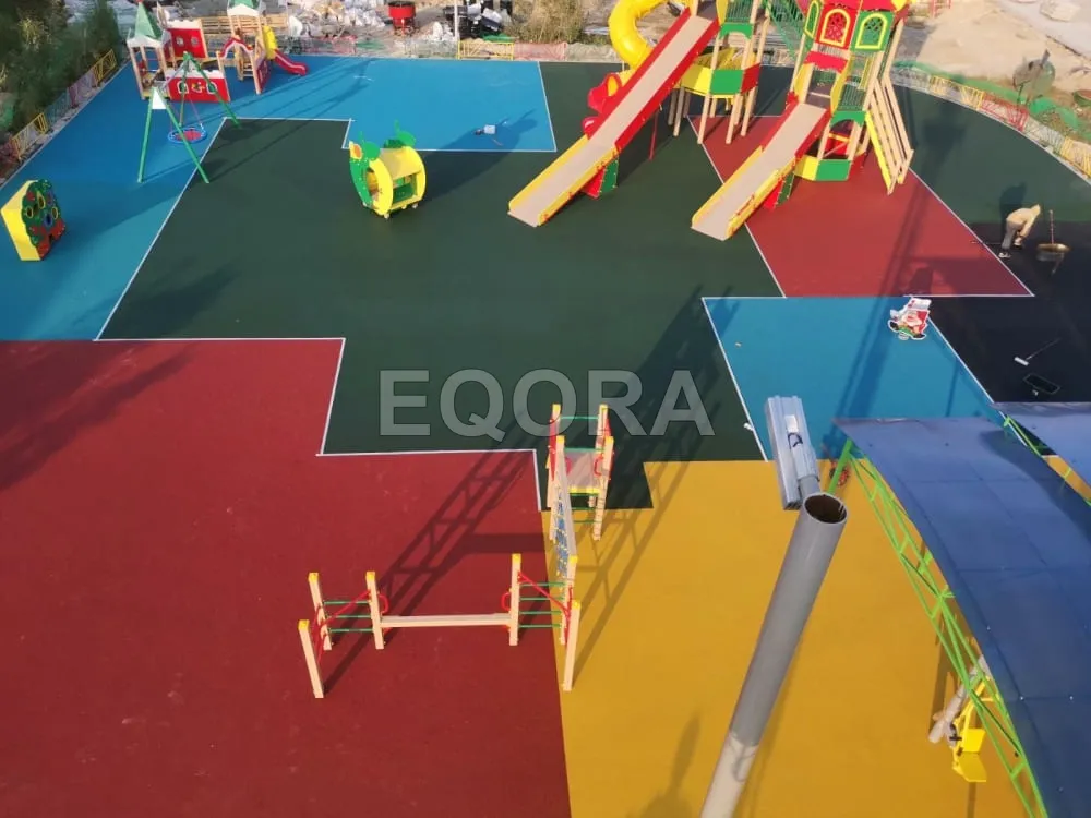 Бесшовное покрытие из резиновой крошки для детской площадки в Электростали
